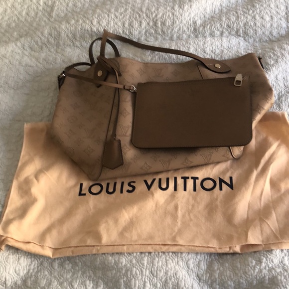 Louis Vuitton Mahina Hina MM Galet Tote - M53140 - Picture 3 of 16